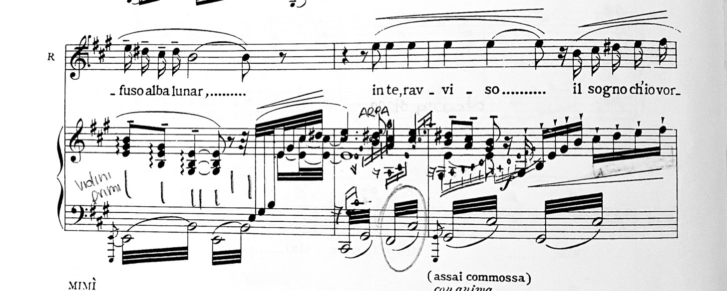 Un mio spartito con indicazioni aggiunte dalla partitura. A volte è importante ricordare che strumento stai riproducendo, sullo spartito vedi una linea melodica, chi la esegue in orchestra? Può essere un insieme di archi o un fiato solo, c’è una grande differenza nella resa del pezzo.